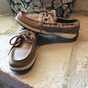 - Sperry top slider sand stripped boat sz 6.5